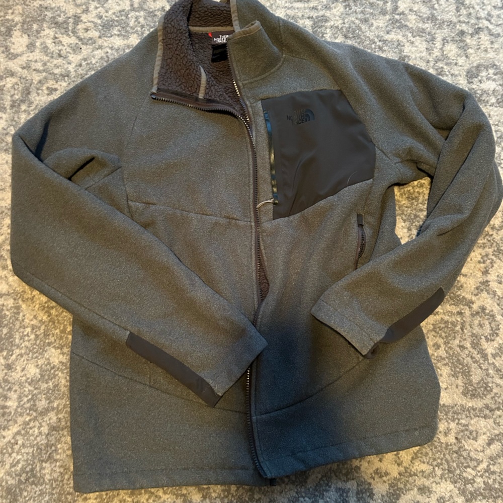 Men’s sherpa north face jacket
